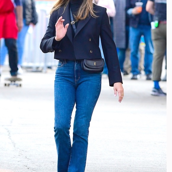 💯% Wool 🌟Cropped🌟 Blazer - Picture 2 of 13